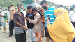 Cerita Tekong Kapal Yang Selamat di Sibolga:  Makan Beras Mentah Hingga Saksikan Rekannya Digulung Ombak