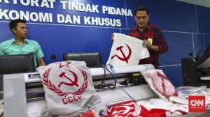 Penjual Kaos Bergambar Palu Arit Ditangkap