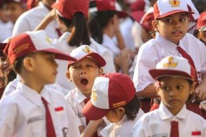 Orangtua Calon Siswa SD di Sidimpuan Keluhkan Mahalnya Biaya Seragam Sekolah