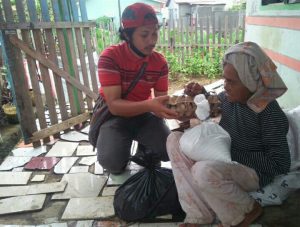 Alhamdulillah!.Kelompok Sosial Madina Salurkan Bantuan Untuk Nenek Nurbaya