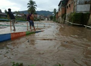 Warga Sempat Panik, Air Sungai Batang Ayumi Seketika Tinggi