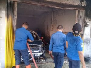 Ruko Tempat Jualan Sate dan 2 Mobil Terbakar
