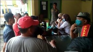 Terkait TPU Khusus COVID-19, Warga Silandit Datangi Kantor Wali Kota Sidimpuan