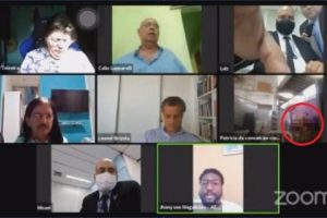 Parah!. Lupa Matikan Kamera, Staf Dewan Ini Berhubungan Intim Saat Rapat Zoom