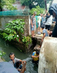 Tersedot Arus Banjir, Betor Masuk Gorong-Gorong, Penumpangnya Hilang