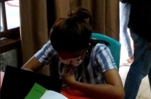 Anak Durhaka Ini Siram Ibunya Dengan Air Panas