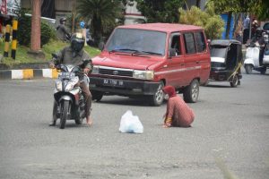 Rangkuman Peristiwa di Hari Pertama Razia Yustisi di Sidimpuan, Terpental Dari Sepedamotor Hingga Pakai Kaos Ganti Masker