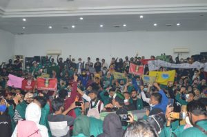 Dua Jam Kantor DPRD Madina Diduduki Mahasiswa