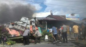 Empat Rumah Terbakar, 1 Orang Warga Terluka