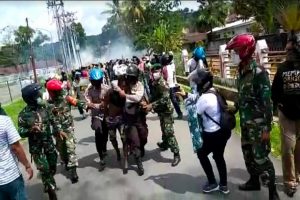 Bentrok Sorong, 1 Wartawan dan 4 Polisi Diserang