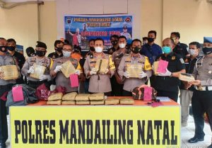 Jadi Kurir Ganja, Dua Perempuan di Mandailing Natal Ditangkap Polisi