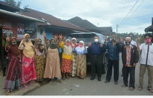 Latar Belakang Keluarga Yang Bersih Dari Korupsi, Warga Desa Sialagundi,  Dukung Dolly-Rasyid