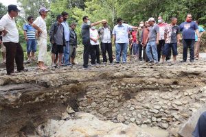 Banjir Bandang di Simalungun Jembatan Penghubung Antar Desa Ambruk