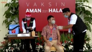 Wakili Kaum Milenial, Raffi Afmad Ikut Divaksin