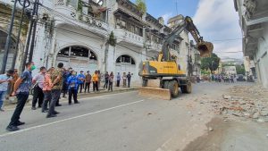 Mantap, Baru Dilantik Bobby Nasution Robohkan Bangunan