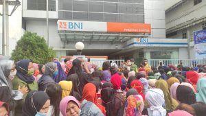 Penyaluran UMKM di Pematangsiantar Ricuh dan Abaikan Protokol Kesehatan