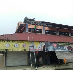 Diterjang Puting Beliung, Bangunan Pasar Tradisional di Tapsel Rusak
