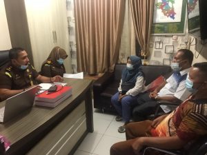 Kejari Tapsel Tahan 2 Orang Tersangka Perambahan Hutan