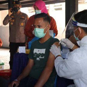 Tangkal Covid-19, Kapolres dan Pemkab Madina Gelar Vaksin Massal