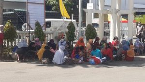 Terkait Dana Desa, Ratusan Warga di Tapsel Demo di Kantor Polisi