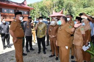 Hari Pertama Kerja, Bupati/Wabup Madina Tinjau Gedung Isolasi Covid-19