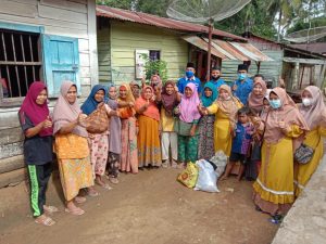 Berkah HUT ke-48,  Pengurus Karateker DPD KNPI Sidimpuan Bagikan Paket Sembako