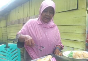 Rosmina Nasution, Penjual Kue Keliling di Sidimpuan Pernah Ditolak Menjadi Penerima PKH