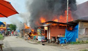 7 Kios Milik Pedagang di Pasar Serbelawan Simalungun Terbakar, Warga Panik