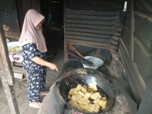 Harga Minyak Makan Naik, Pedagang Gorengan di Sidimpuan Mengeluh