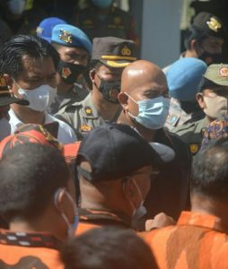 Bersama Anggota dan Pimpinan DPRD Padangsidimpuan lainnya, Rusydi Nasution Temui Massa Aksi Pemuda Pancasila