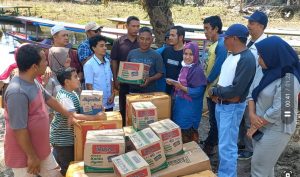 Ikatan Alumni 94 SMP Negeri 3 Sidimpuan Salurkan Bantuan ke Madina