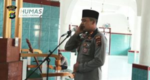 Suara Merdu Kapolres Madina Saat Kumandangkan Azan Bikin Terkagum-kagum