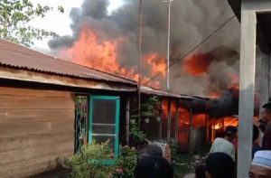 Gegara Tabung Gas Meledak, Sembilan Rumah di Batubara Terbakar