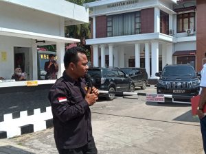 Aksi Tunggal Bung Rambe di Depan Kantor Kejari Sidimpuan Diapresiasi Razman Arif Nasution