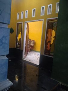 Heboh! Diduga Bawa Kabur Uang Warga, Rumah Mak Rimbang di Sidimpuan Dirusak