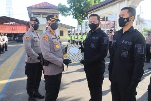 Selamat! Berprestasi, Kasi Humas Briptu Erlangga Raih Penghargaan dari Kapolres Tapsel