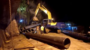 Sedang Berlangsung Evakuasi Truk yang Terguling di Simirik Padangsidimpuan, Arus Lalu Lintas Macet