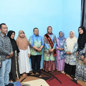 Bupati Bersama Bunda PAUD Tapsel Kunjungi Andini, Siswa Pemenang Lomba Tulisan Kapolri