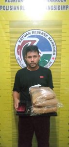 “Tenteng” Ganja 3 Bal, Pria 27 Tahun Asal Padangsidimpuan Ditangkap
