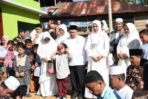 Salat Id Bersama Warga, Bupati Dolly: Idul Adha Momen Berbagi ke Seluruh Warga Tapsel