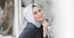 Ditolak Mentah-mentah, Pengacara Deolipa Minta  Angel Lelga Balik ke Kristen?