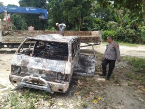 Minibus Terbakar di Jalan Tol Serbelawan, Supir Lompat Selamatkan Diri