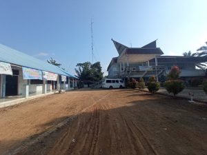 Di Sidimpuan Kampus Milik Pemerintah Dikelilingi Warung Tuak