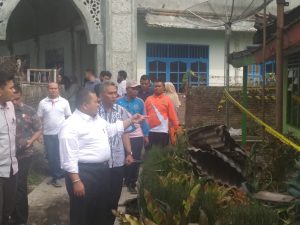 Tak Pakai Lama! Bupati Dolly Serahkan Bantuan kepada Korban Kebakaran di Sipirok