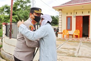 Luar Biasa, Kapolres Sidimpuan Kunjungi Kediaman Ulama di Desa Aek Bayur