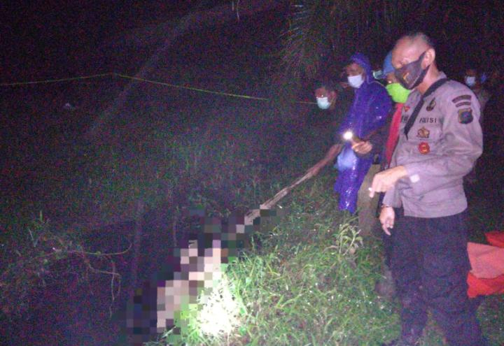 Mayat Ditemukan Di Parit