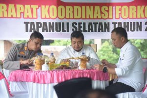 Warga Batang Angkola Narobi “Rap Mangopi” Bareng Forkopimda Tapsel