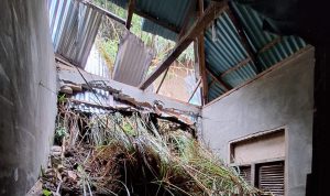 Diterjang Material Longsor, Dinding Kamar Warga di Desa Koto Beringin Ambruk