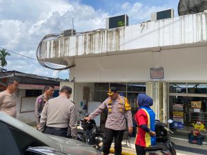 Bangunan Timpa 3 Unit Kendaraan, AKBP Dudung Langsung Tinjau ke Lokasi