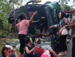 Bus ALS Terguling, 1 Orang Tewas dan 46 Orang Luka-luka